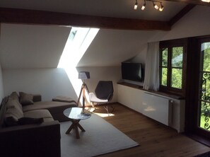 Télévision, cheminée