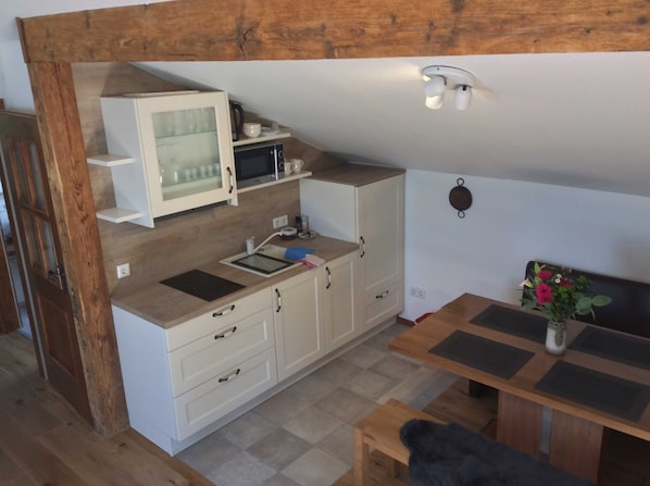 Unclassified image, 1 of 18, button