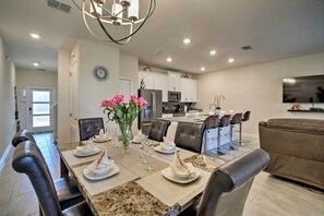 Dining - Disney-Area Townhome w/ Lanai & Resort Amenities! (Davenport)