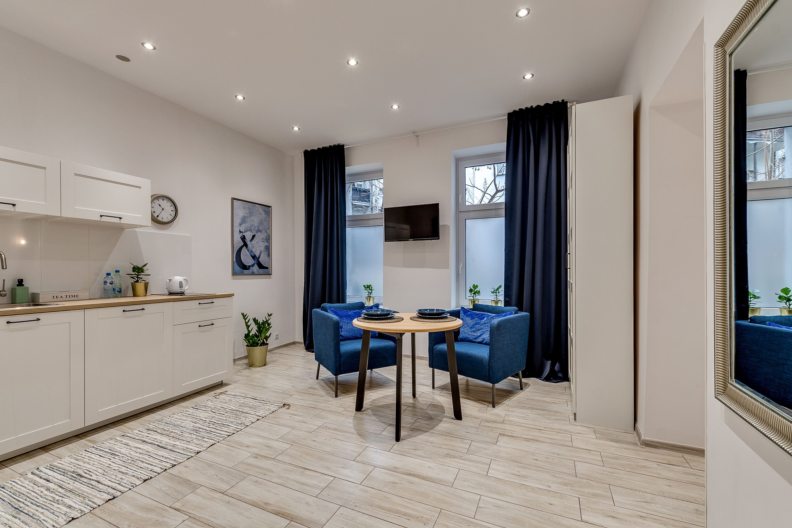 Premium Apartment | Private kitchen | Fridge, microwave, stovetop, coffee/tea maker