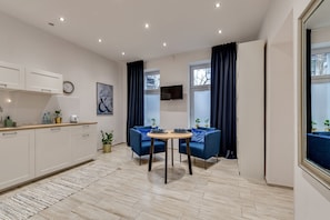 Premium Apartment | Private kitchen | Fridge, microwave, stovetop, coffee/tea maker