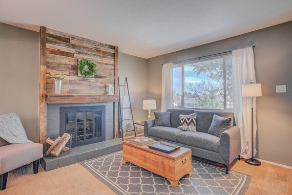 House (4 Bedrooms) | Living room | TV, fireplace - Dog-friendly by the Garden & OCC Shops & Dining (Colorado Springs)