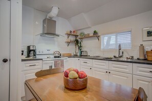 Apartment (1 Bedroom) | Private kitchen
