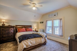 House (5 Bedrooms) - 5bddowntown Victorian Charmhot Tub, Firepit (Colorado Springs)