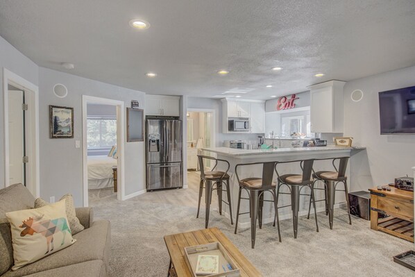 Casa (2 Bedrooms) | Sala de estar | Televisión