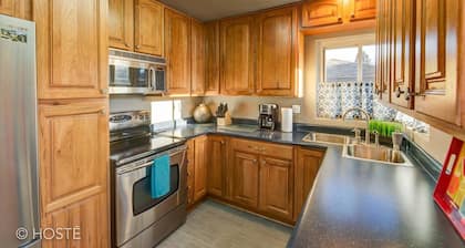 3bdmid-century Modernhot Tub, Grill, Close to DT