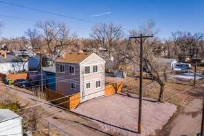 Exterior - 1 Bedroom East DT (Colorado Springs)