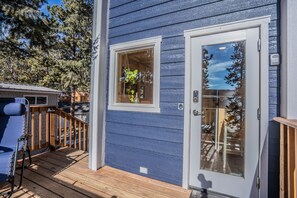 Chalet (1 Bedroom) | Balcony