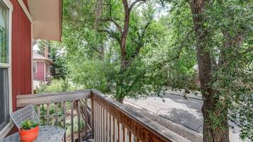 Nhà (1 Bedroom) | Ban công