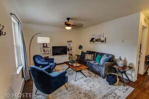 House (1 Bedroom) | Living room