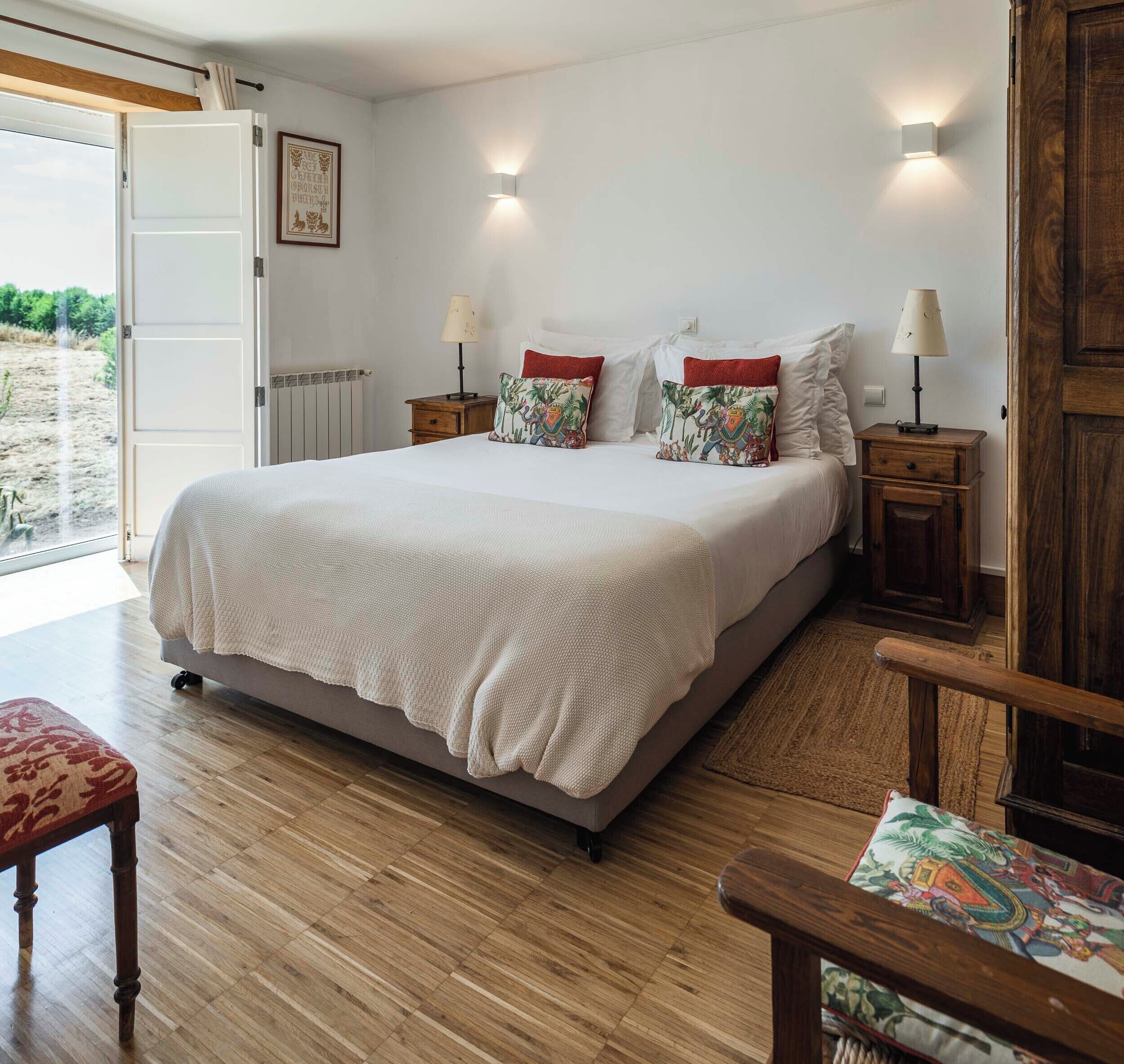 双人房 | 高档床上用品、免费婴儿床、免费 WiFi、床单