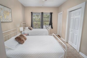 Apartment (2 Bedrooms)
