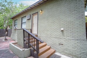 Mặt tiền nơi lưu trú