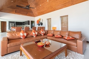 Villa, 5 Bedrooms, Non Smoking, Kitchen | Living room | Flat-screen TV, Netflix, streaming services