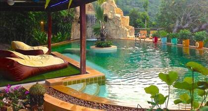 Ever Dreamed of staying in a 4 Bedroom Castle SDV044A - By Samui Dream Villas