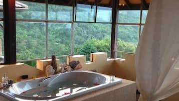 Biệt thự, 2 phòng ngủ, không hút thuốc, bếp | Phòng tắm | Buồng tắm vòi sen, đồ dùng nhà tắm miễn phí, máy sấy tóc, khăn tắm