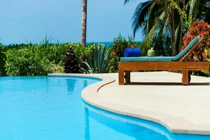 Outdoor pool - 5 Bedroom Beachfront Villa Sea Breeze SDV229A-By Samui Dream Villas (Koh Samui)
