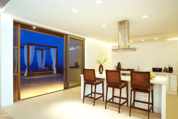 Villa, 5 Bedrooms, Non Smoking, Kitchen | Private kitchen | Full-sized fridge, microwave, oven, stovetop