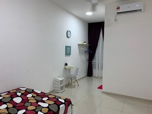 4 bedrooms, iron/ironing board