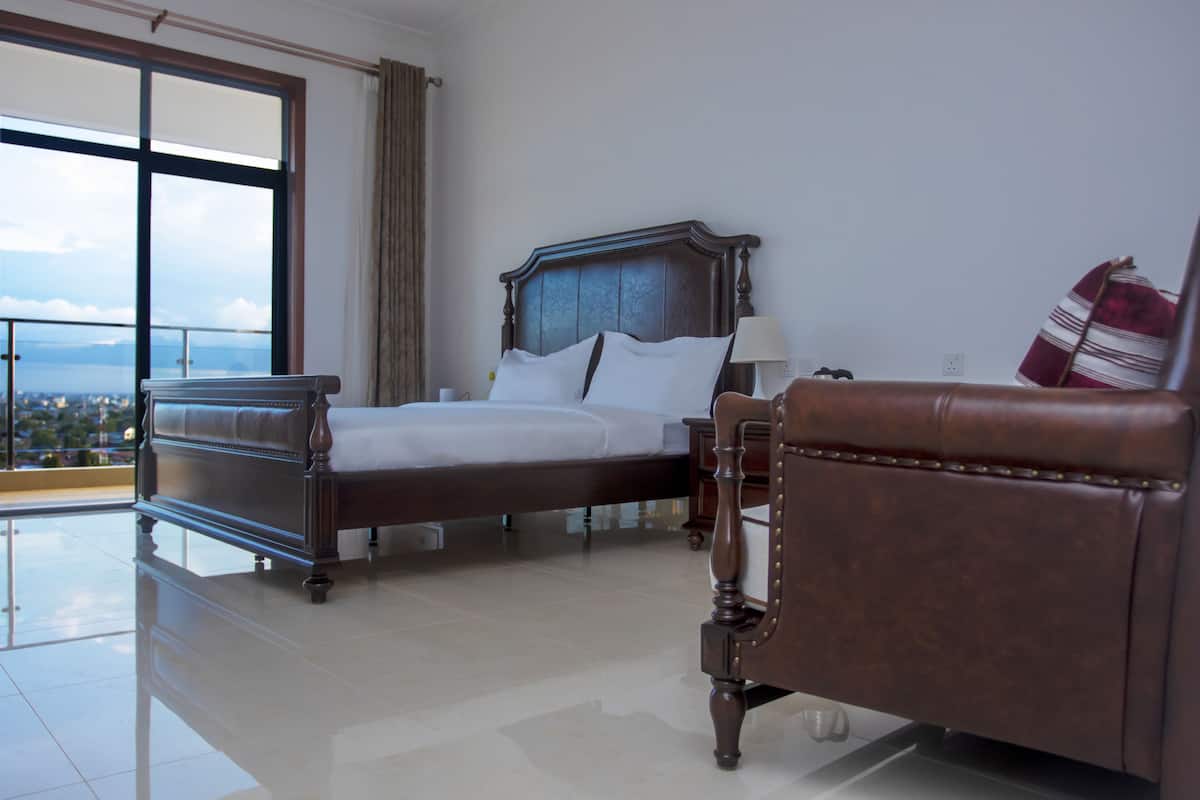 pillow-top beds, minibar, individually decorated, individually furnished