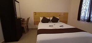 35 bedrooms, WiFi - Cloud Stay presents a luxurious facility housing 35 rooms & suites. (Bangalore)