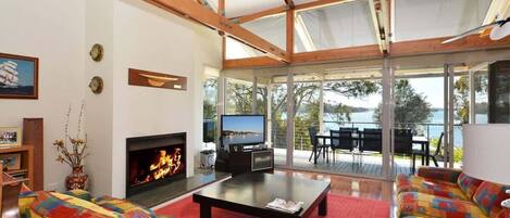 TV, fireplace, DVD player