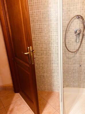 Bathroom shower - Fantastico San Teodoro STRAU02 (San Teodoro)