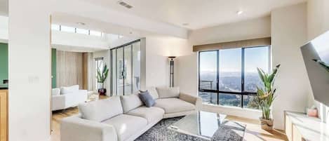 Smart TV, fireplace, DVD player, offices