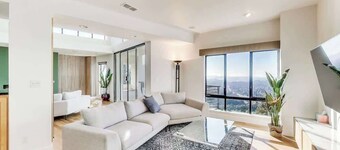 豪華でモダンな3ベッド/ 2。 SFバスルームの豪華な景色を望む5バスルームハウス。