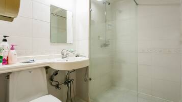 Free toiletries, hair dryer, towels, soap