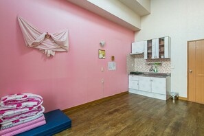 Studio, 1 Bedroom (Ondol - Soonsoo 205) | Free WiFi - Buan Loveholic Pension (Buan)