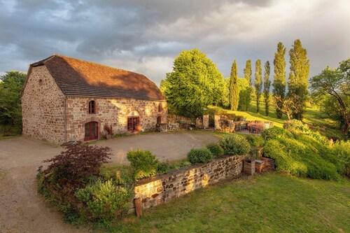 Cottage de CARACTÈRE en pleine NATURE, accès PISCINE et SALLE DE JEUX