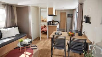 Premium Mobile Home (4/5 people) | Living area | Table tennis