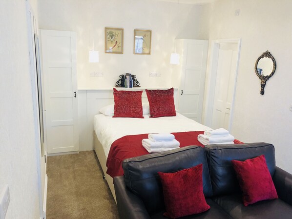 1 bedroom, iron/ironing board, free WiFi, bed sheets