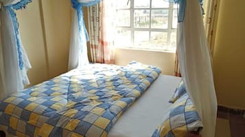 4 bedrooms, iron/ironing board, WiFi