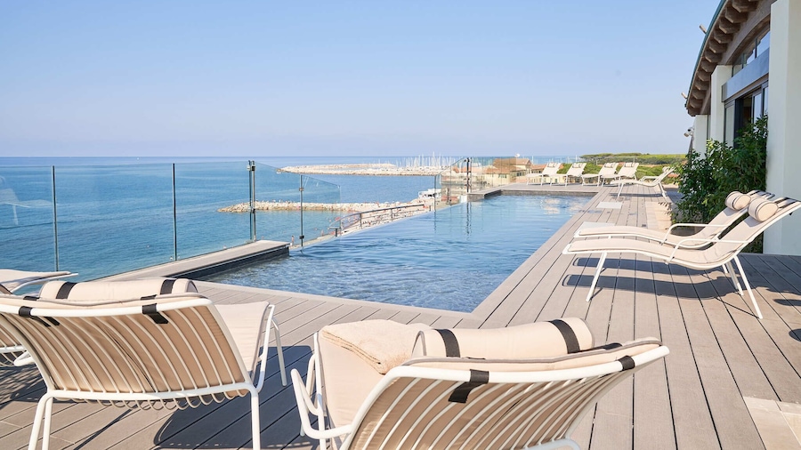 Palace Lido Hotel & Suites