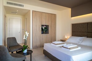 Superior Room, Partial Sea View