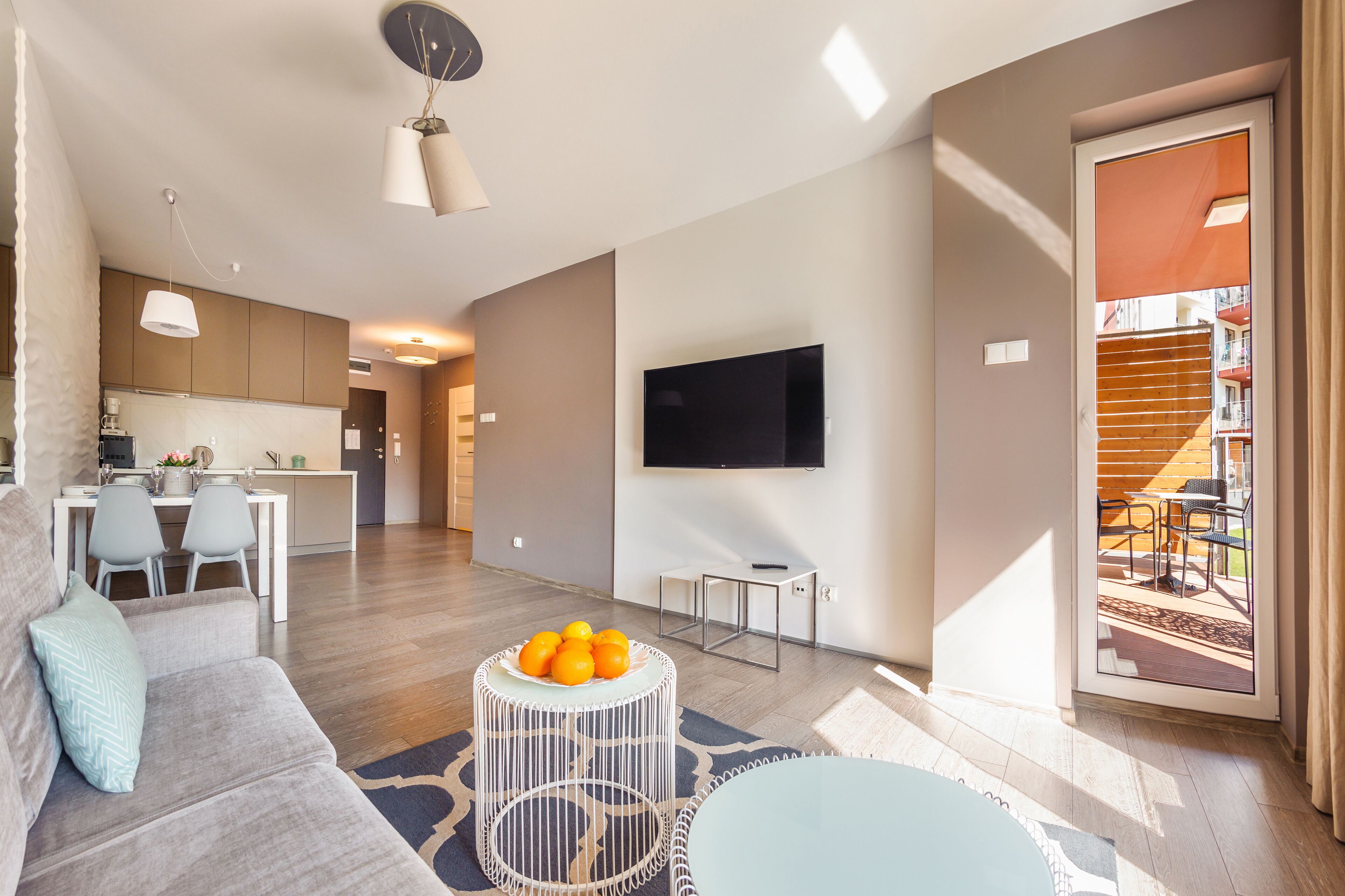 Apartment (005 B) | Private kitchenette | Full-sized fridge, stovetop, cookware/dishes/utensils