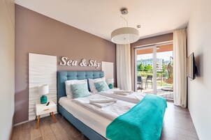 1 bedroom, individually decorated, individually furnished