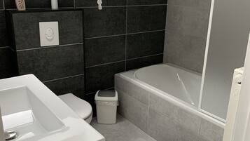 House, 2 Bedrooms | Bathroom