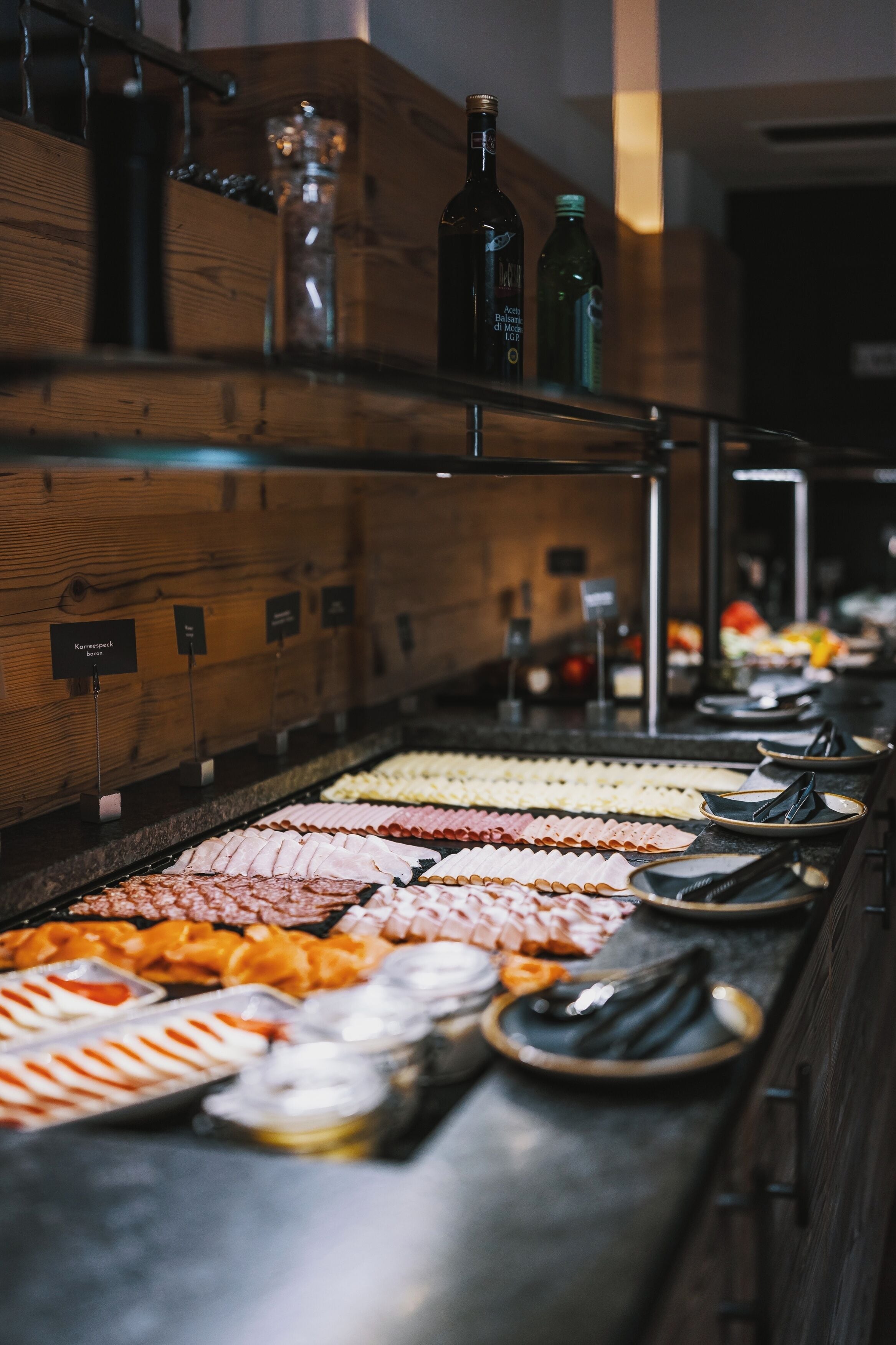 每日供應吃到飽早餐 (每人 EUR25)