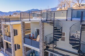 Villa (4 Bedrooms) | Balcon