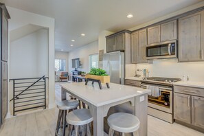 别墅 (4 Bedrooms) | 私人厨房 | 烤箱