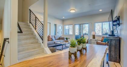 4BR Mnt Viewsmodern Urbanityrooftop Patio