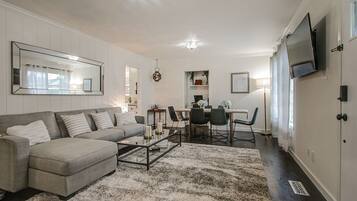 Una televisión, videojuegos