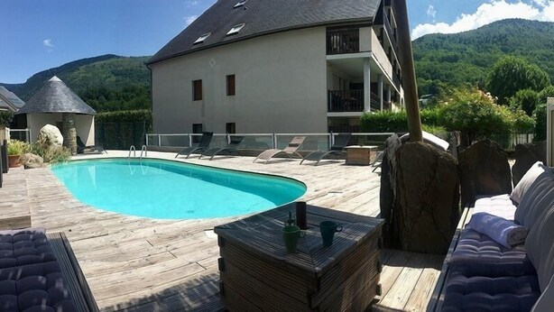Outdoor pool - Hôtel Les Arches (Saint-Lary-Soulan)