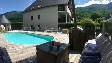 Seasonal outdoor pool