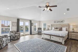 6 slaapkamers, een strijkplank/strijkijzer, reisbedje, gratis wifi