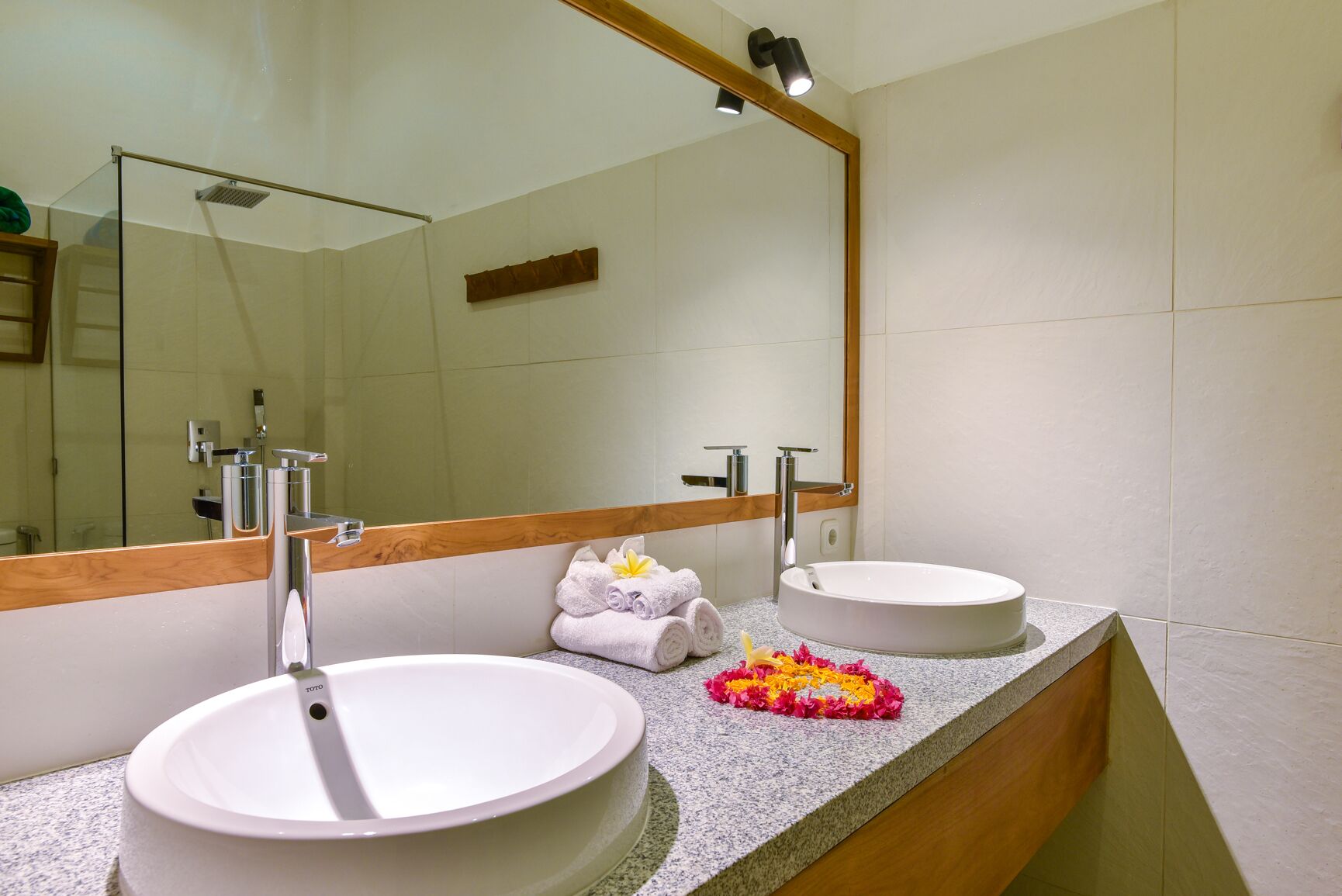 奢華公寓, 3 間臥室, 海灘景觀 | 浴室 | 獨立浴缸和淋浴設備、吹風機、毛巾、肥皂