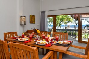 In-room dining - Spice House inn Down Stair (Buleleng)